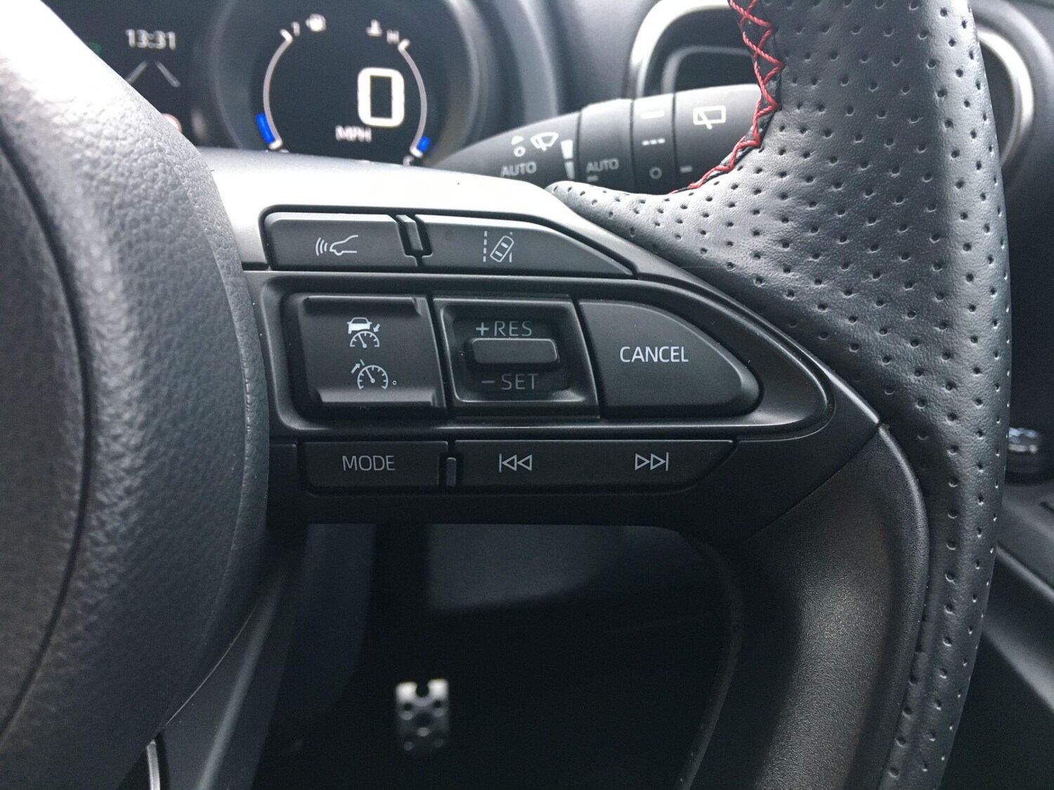 Used Toyota Yaris 2023 for sale - 76632698: Photo 41