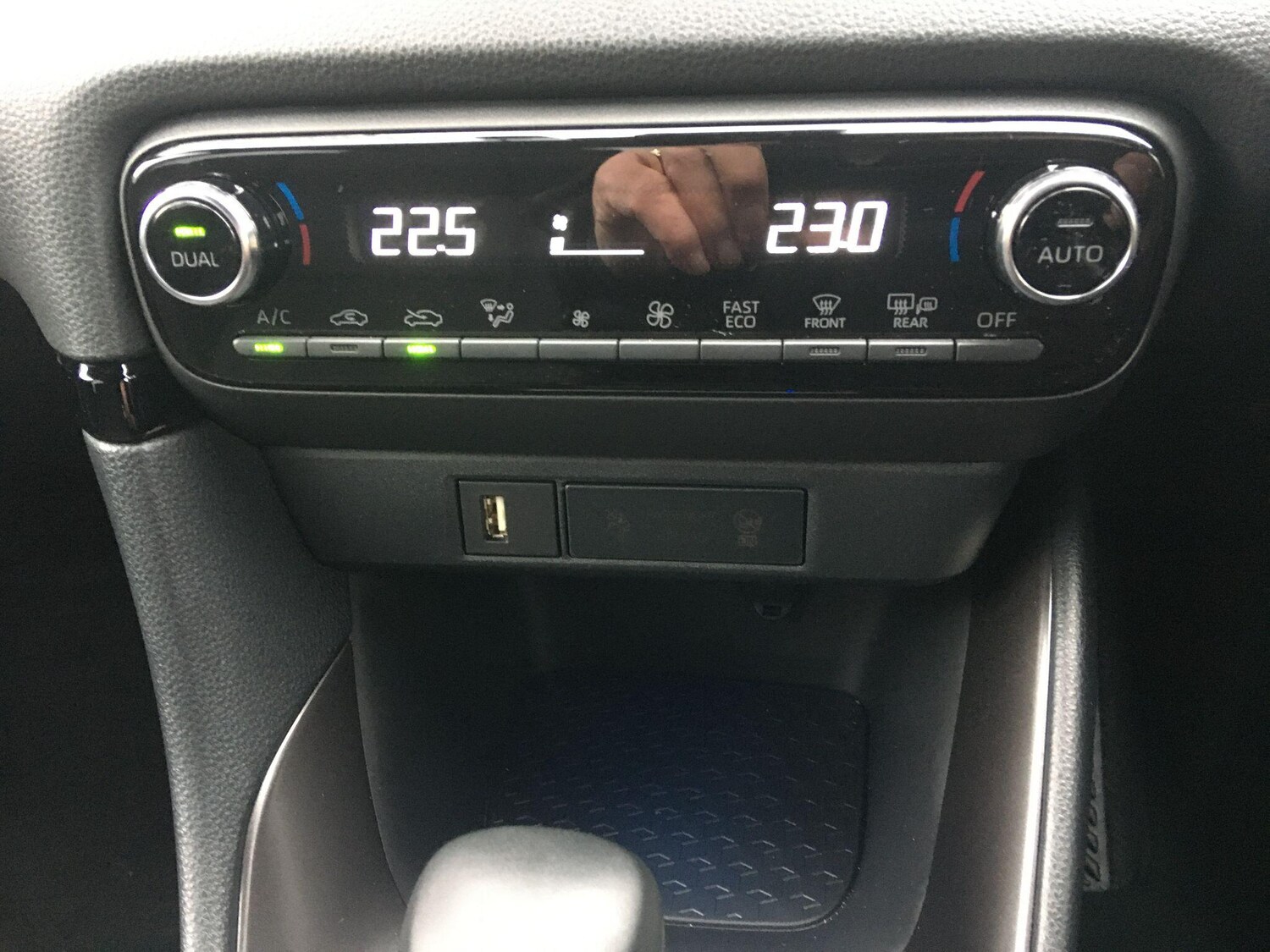 Used Toyota Yaris 2023 for sale - 76632698: Photo 45