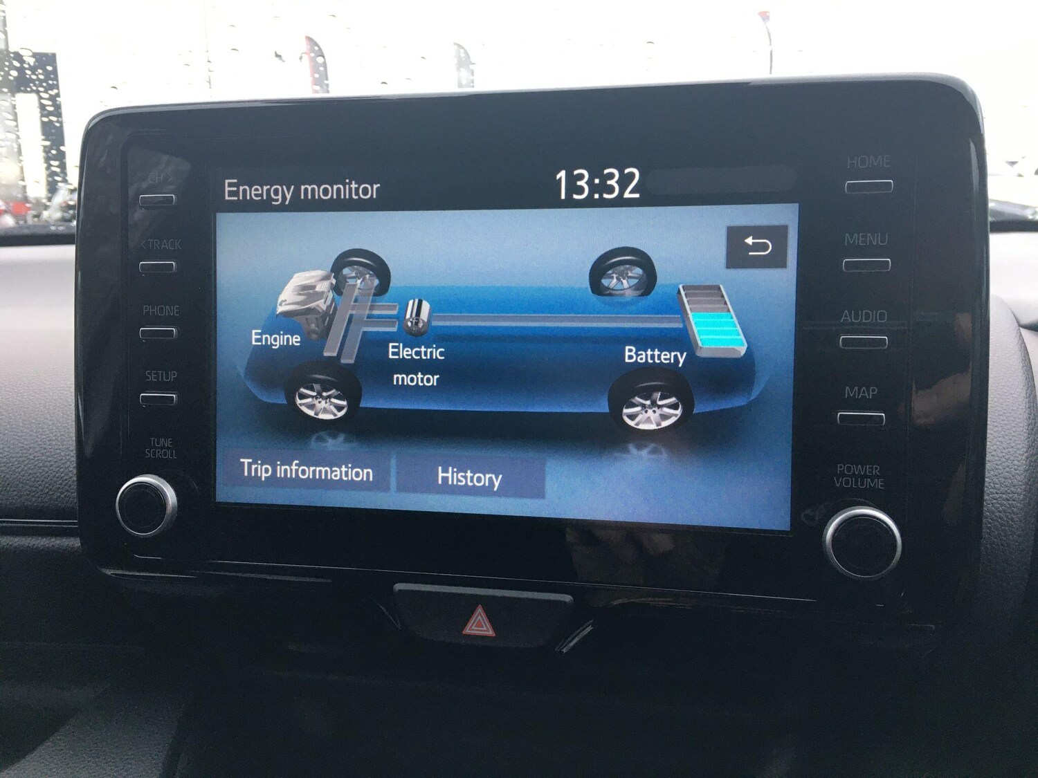 Used Toyota Yaris 2023 for sale - 76632698: Photo 51