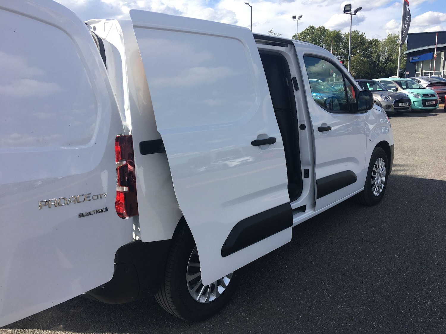 Used Toyota ProAce 2024 for sale - 76727875: Photo 21