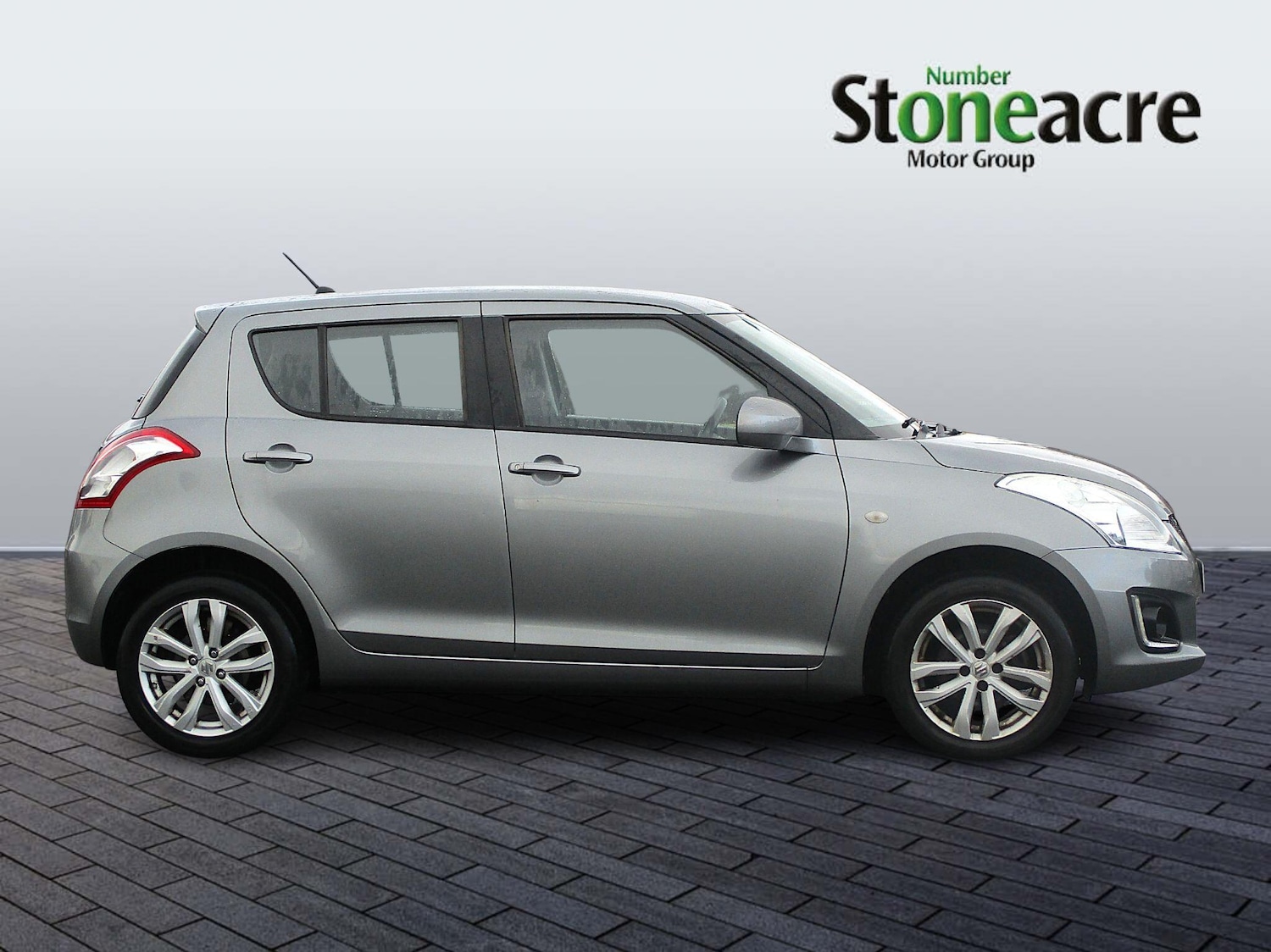 Used Suzuki Swift 2015 for sale - 77279013: Photo 2