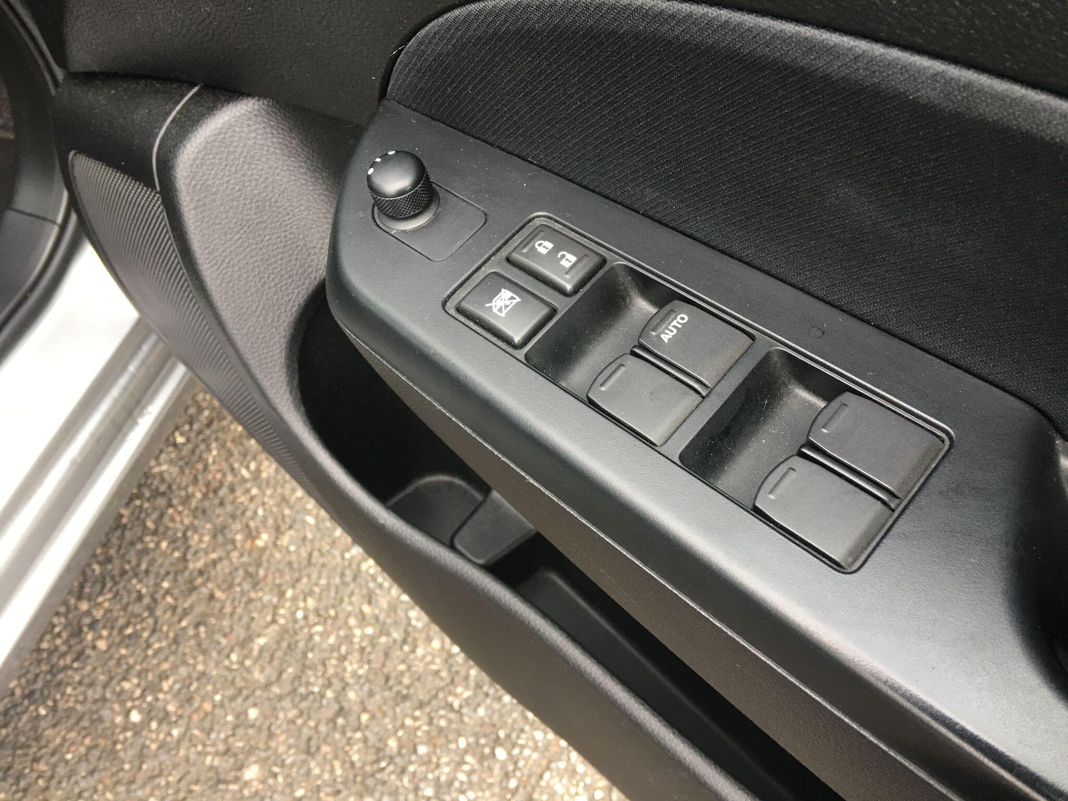 Used Suzuki Swift 2015 for sale - 77279013: Photo 32