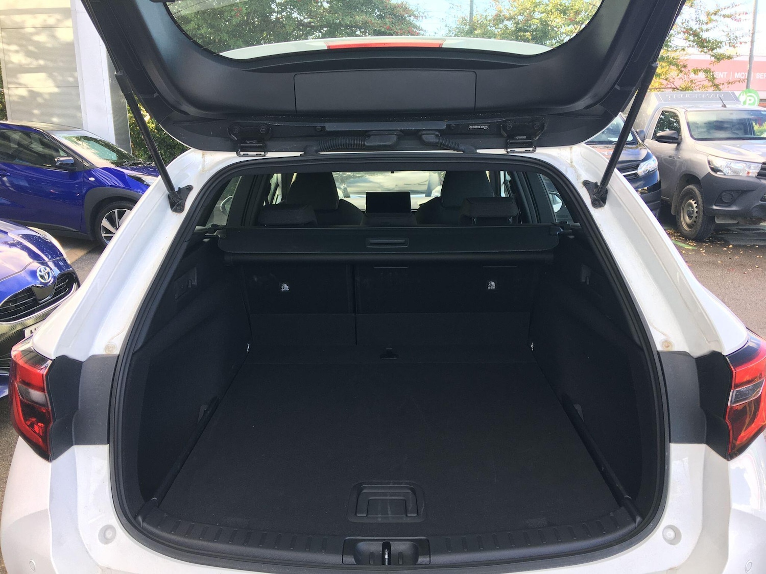 Used Toyota Corolla 2024 for sale - 76485441: Photo 12