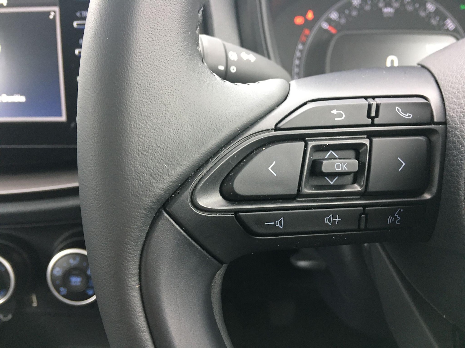 Used Toyota Aygo X 2023 for sale - 76645225: Photo 38