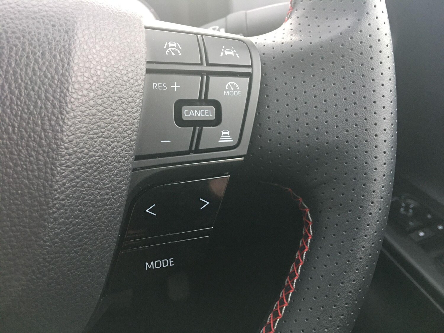 Used Toyota C-HR 2024 for sale - 77564920: Photo 55