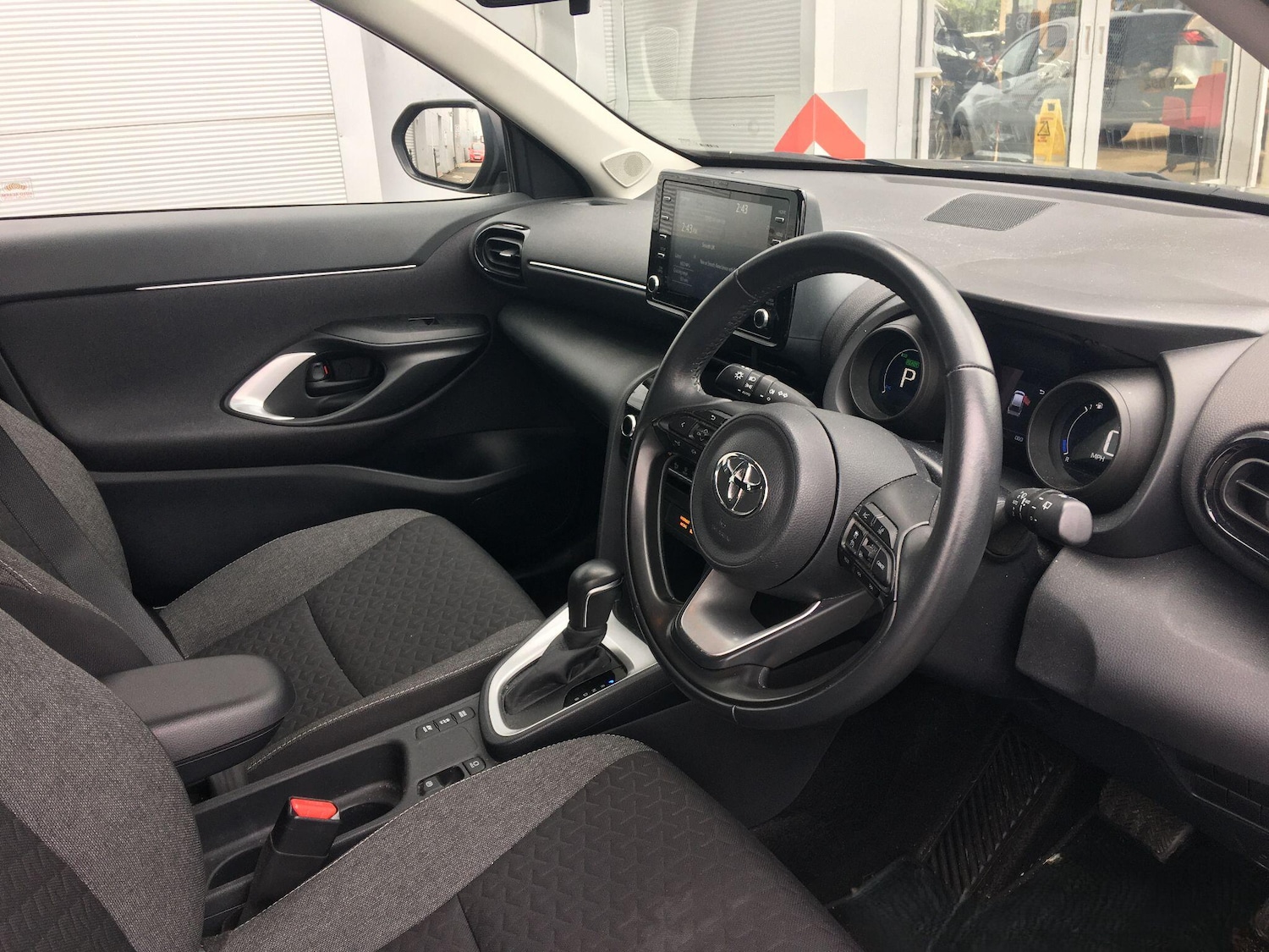 Used Toyota Yaris Cross 2022 for sale - 76645705: Photo 14