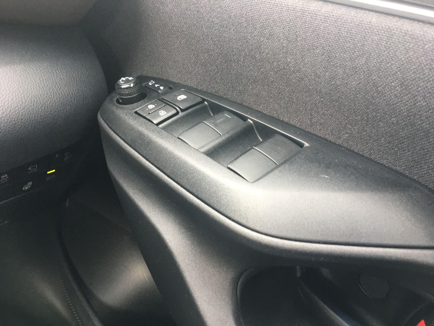 Used Toyota Yaris Cross 2023 for sale - 76433009: Photo 31