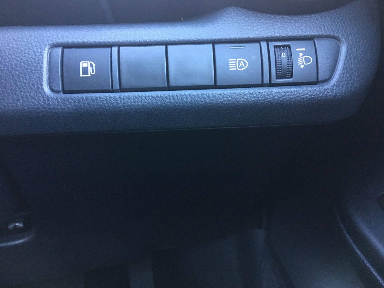 Used Toyota C-HR 2024 for sale - 77411094: Photo 34