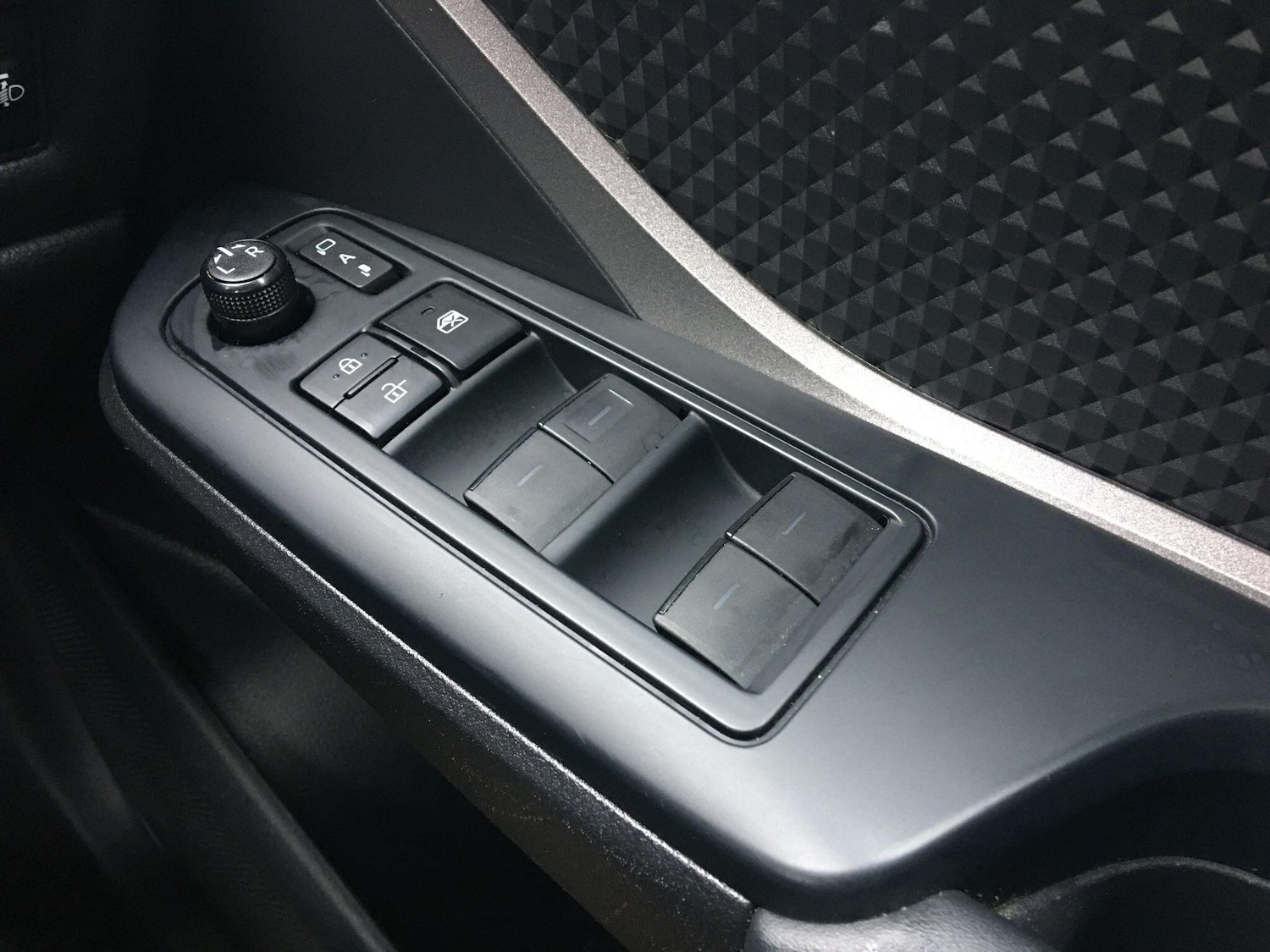 Used Toyota C-HR 2023 for sale - 77723901: Photo 26