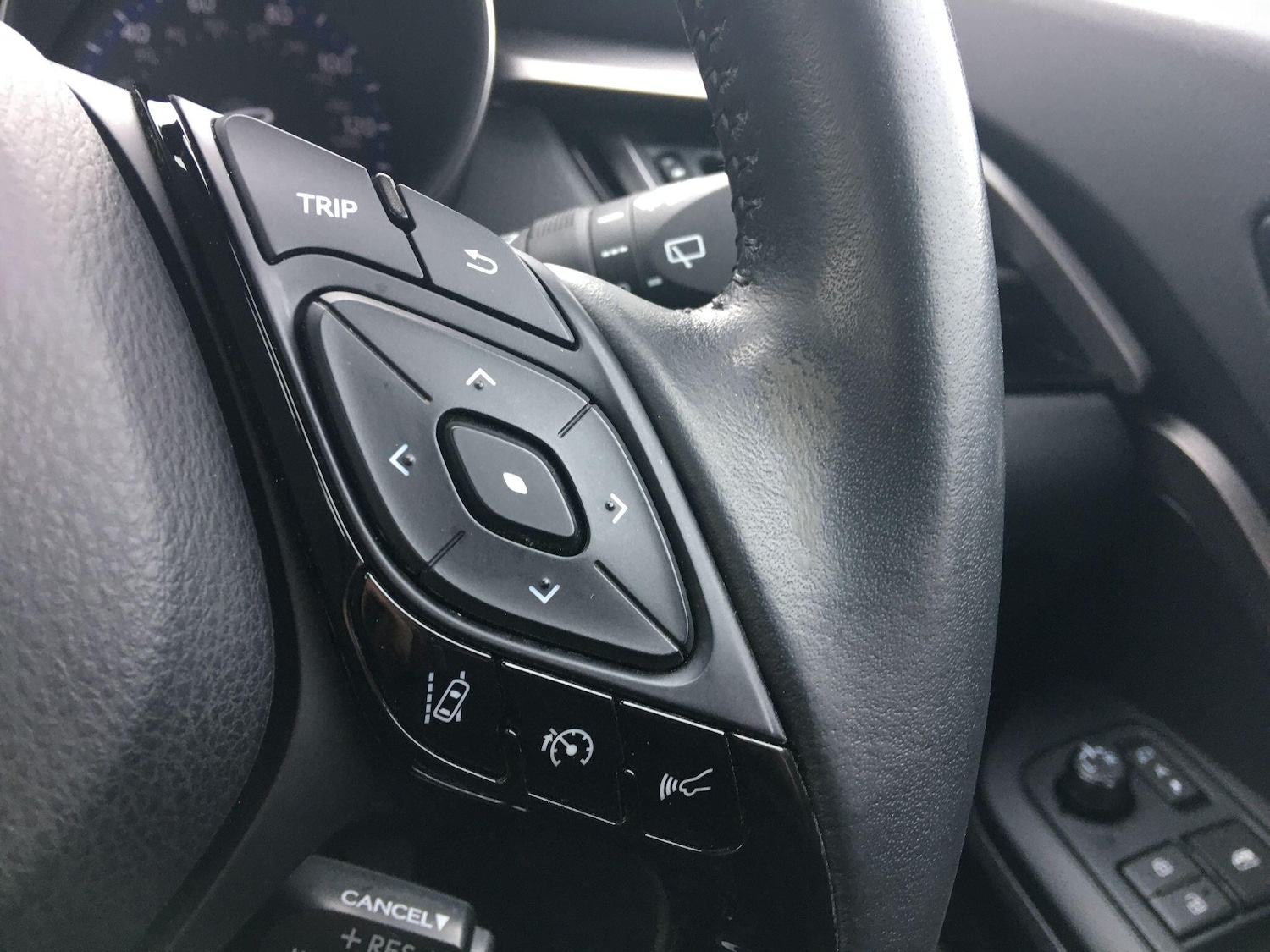 Used Toyota C-HR 2023 for sale - 77723901: Photo 28