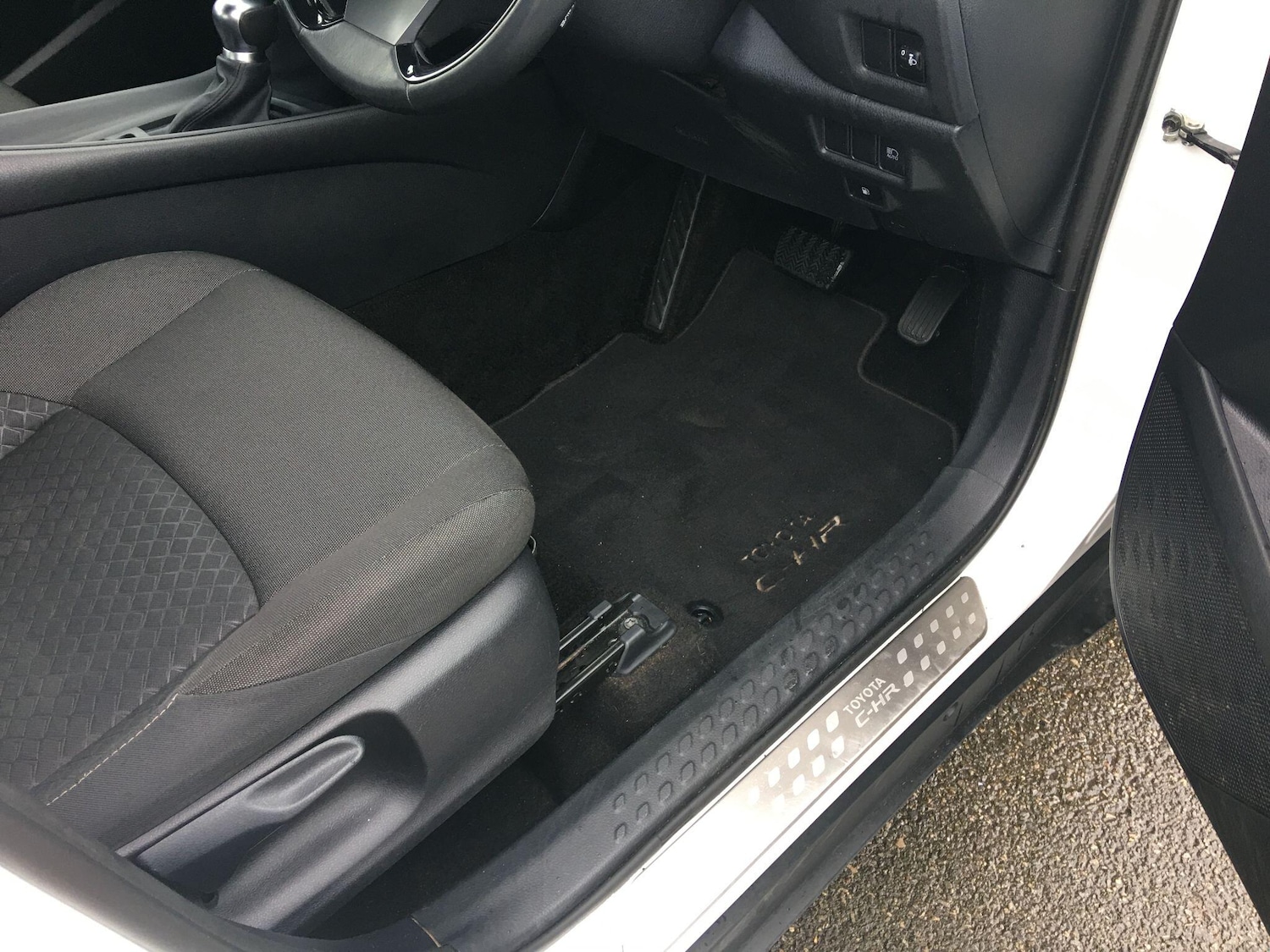 Used Toyota C-HR 2023 for sale - 77723901: Photo 41