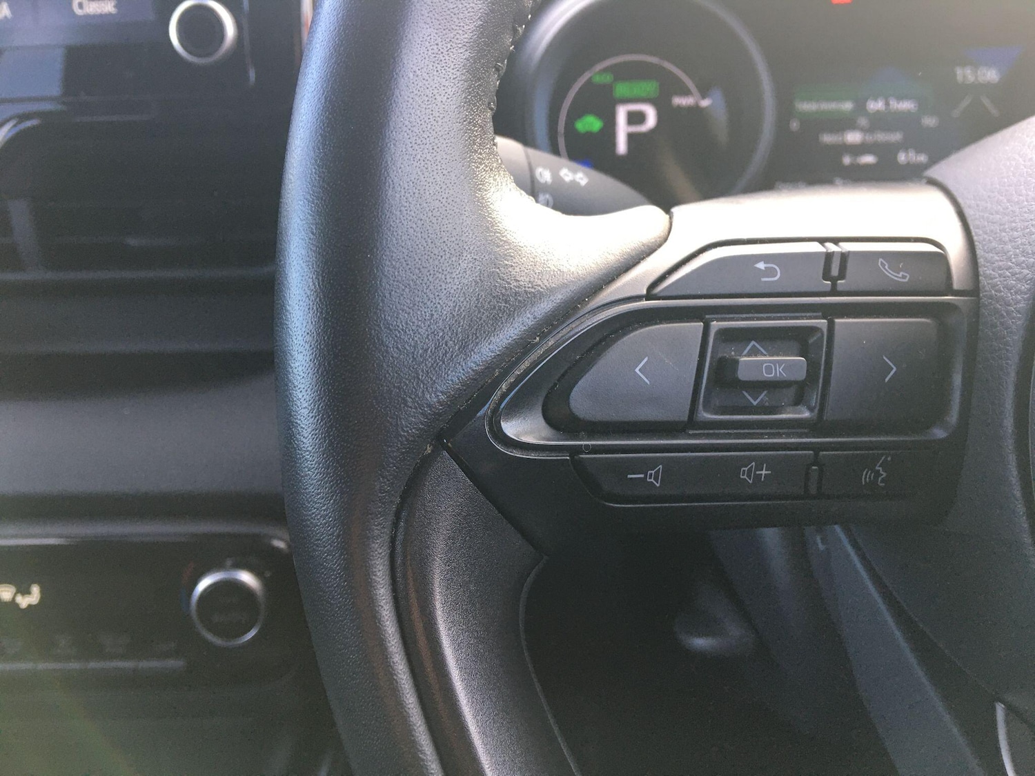 Used Toyota Yaris 2023 for sale - 78072699: Photo 42