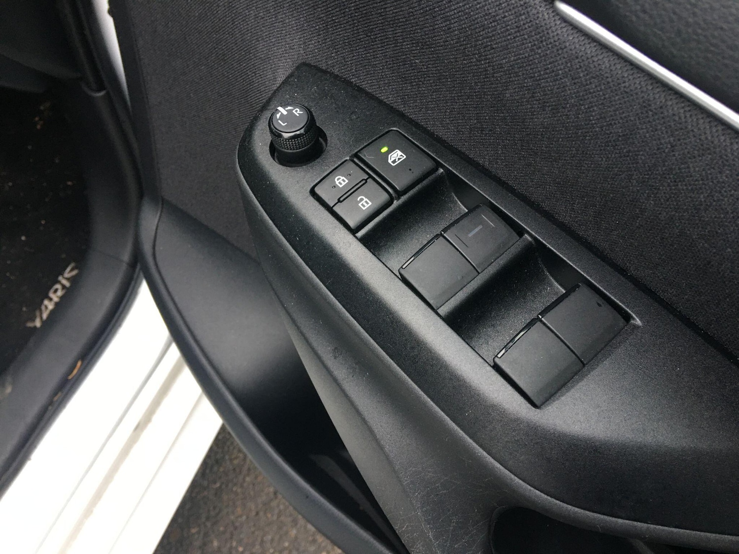 Used Toyota Yaris for sale - 77330365: Photo 33