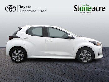 Used Toyota Yaris 2024 for sale - 77330365: Photo