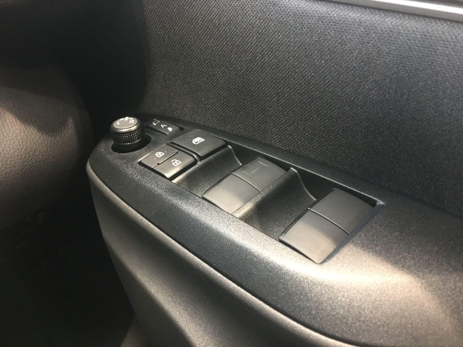 Used Toyota Yaris 2025 for sale - 76801862: Photo 35