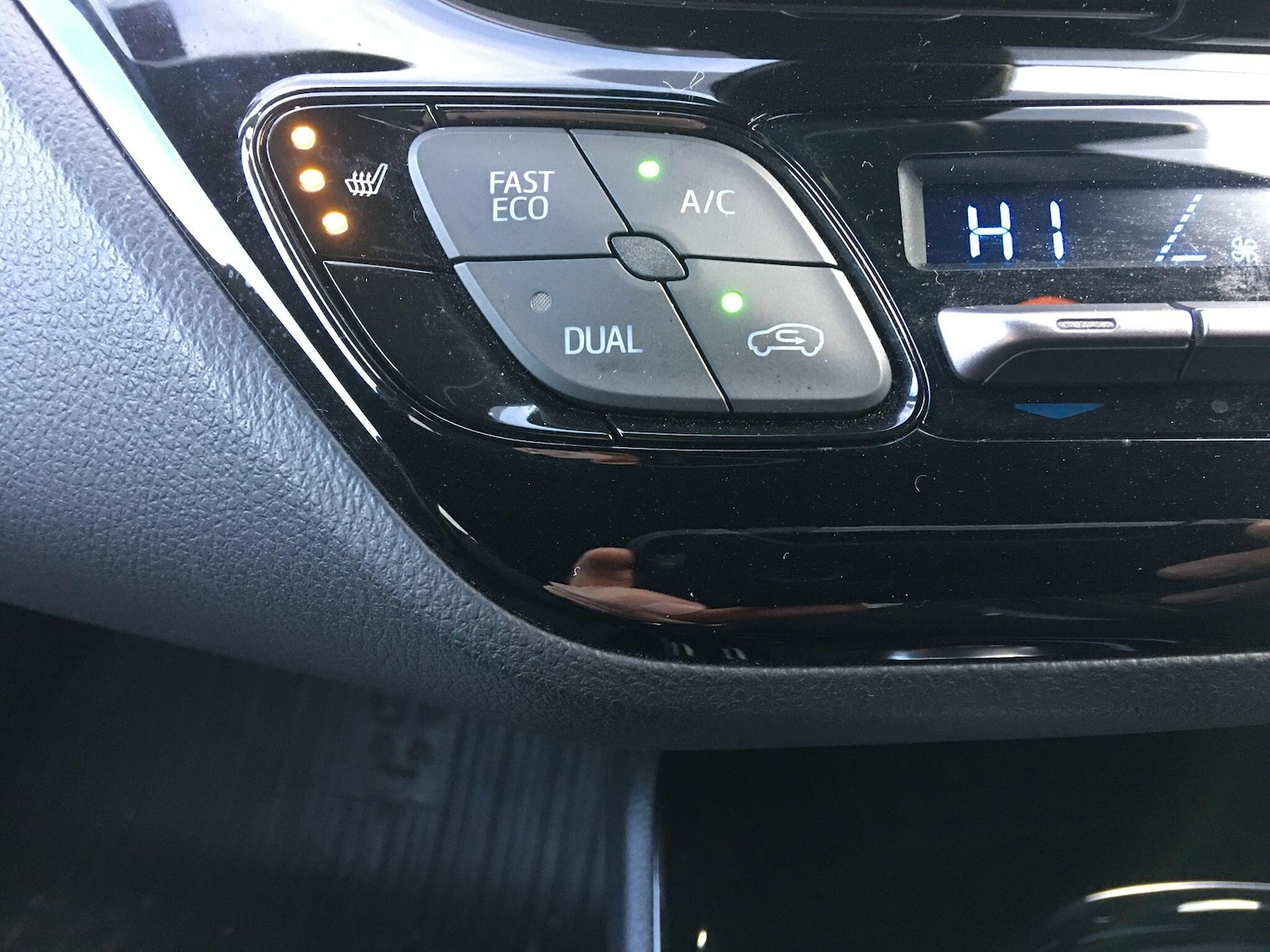 Used Toyota C-HR for sale - 77266942: Photo 43