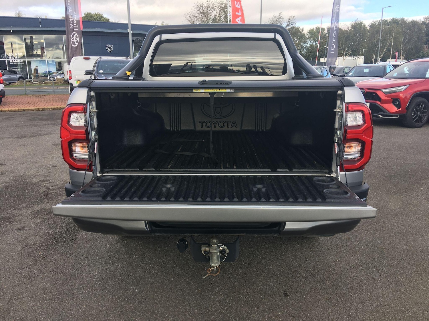 Used Toyota Hilux 2023 for sale - 76431813: Photo 12