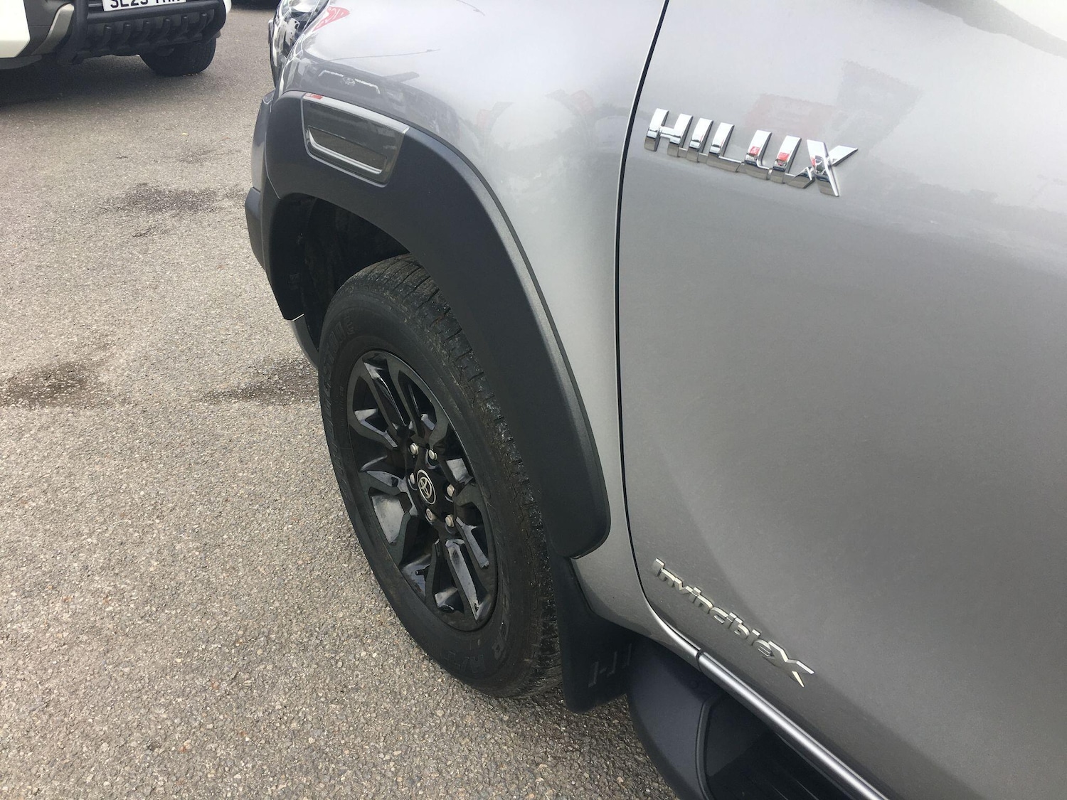 Used Toyota Hilux 2023 for sale - 76431813: Photo 24