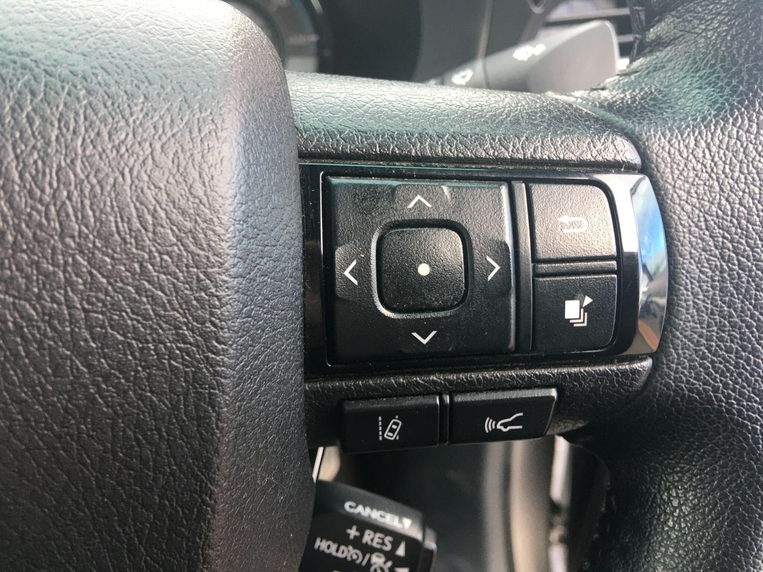 Used Toyota Hilux 2023 for sale - 76431813: Photo 37