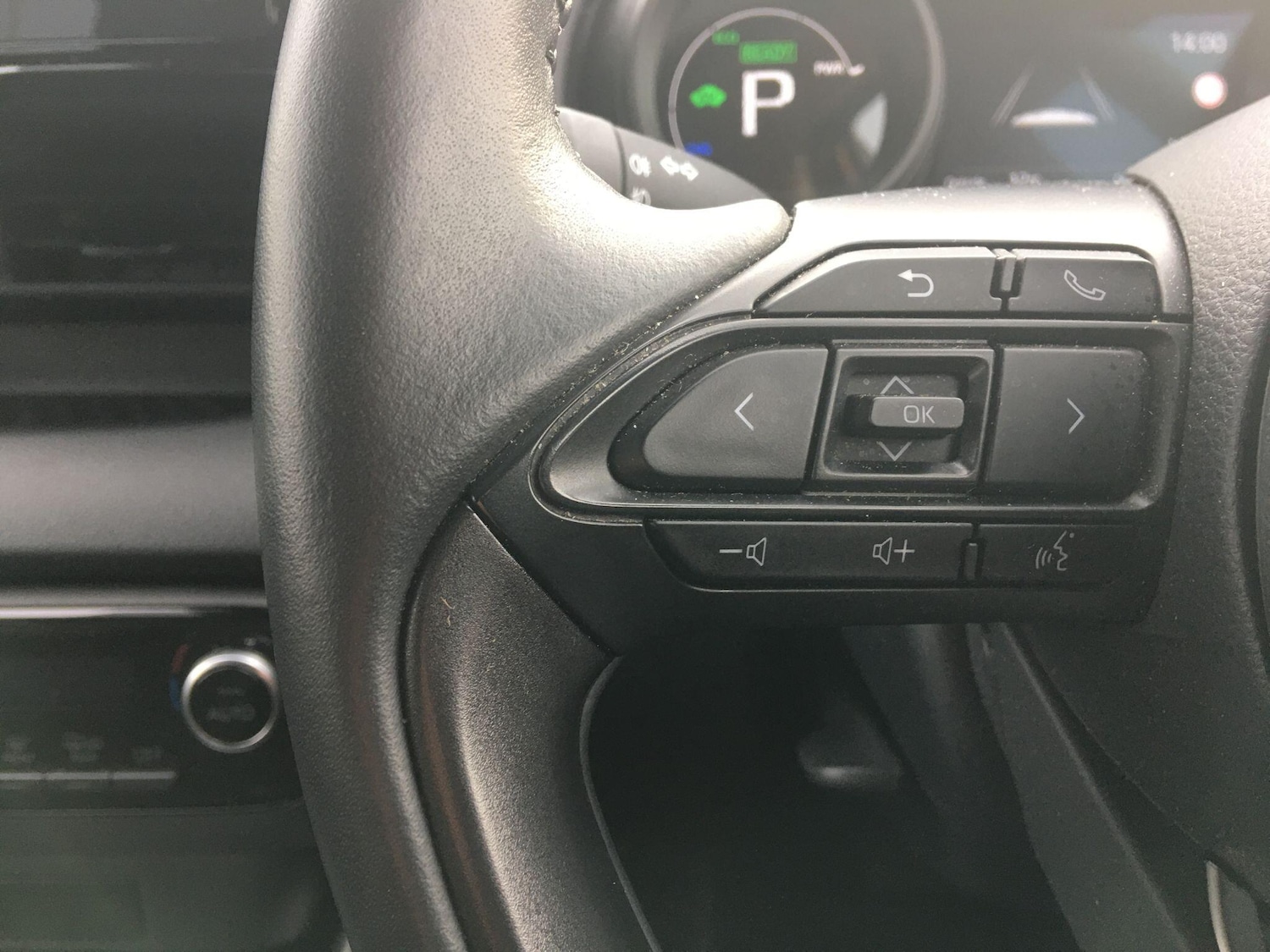 Used Toyota Yaris 2023 for sale - 77560039: Photo 35