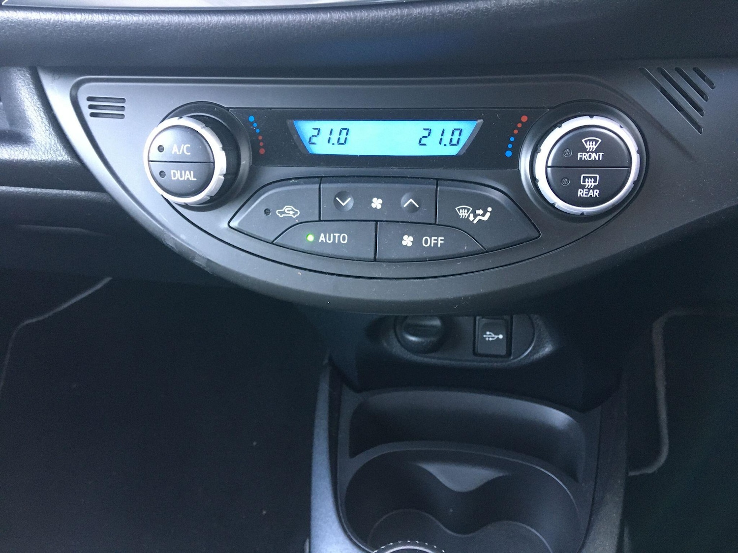 Used Toyota Yaris 2020 for sale - 77191146: Photo 43