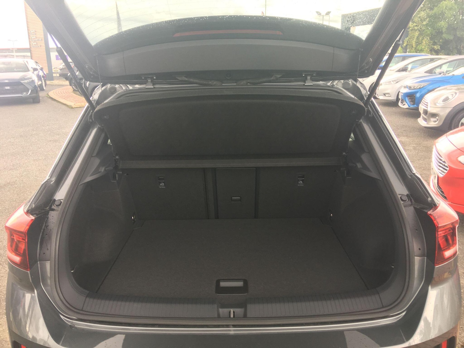 Used Volkswagen T-Roc 2023 for sale - 76573096: Photo 10