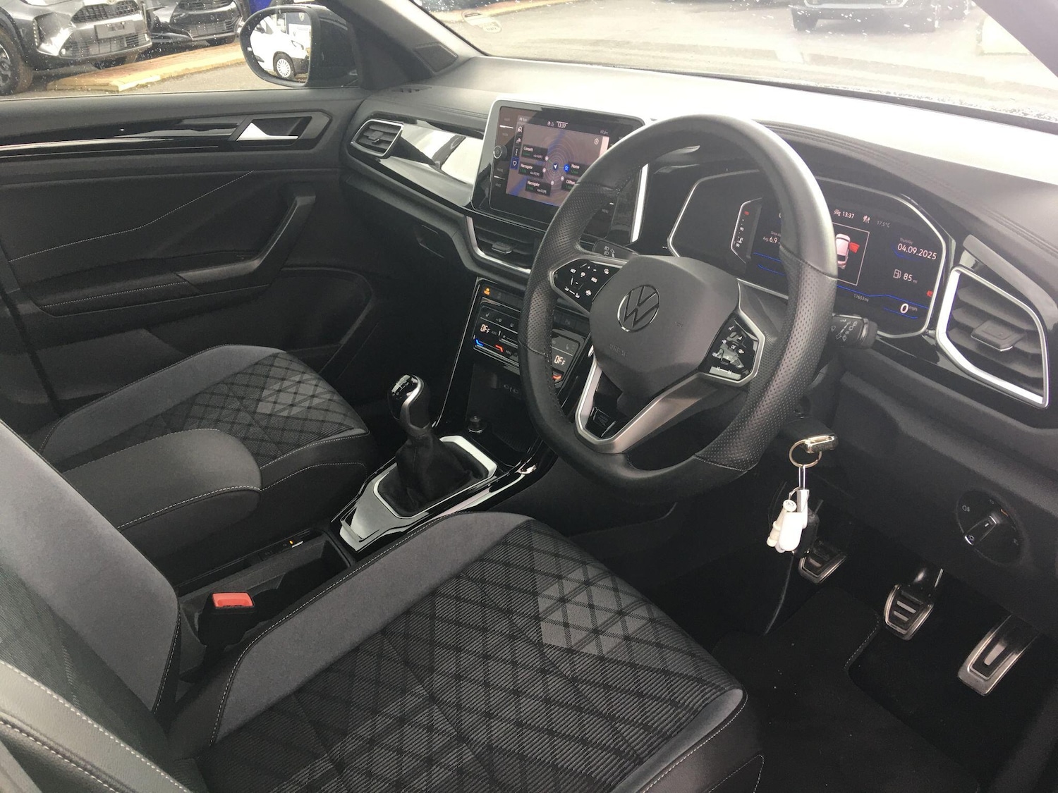 Used Volkswagen T-Roc 2023 for sale - 76573096: Photo 11