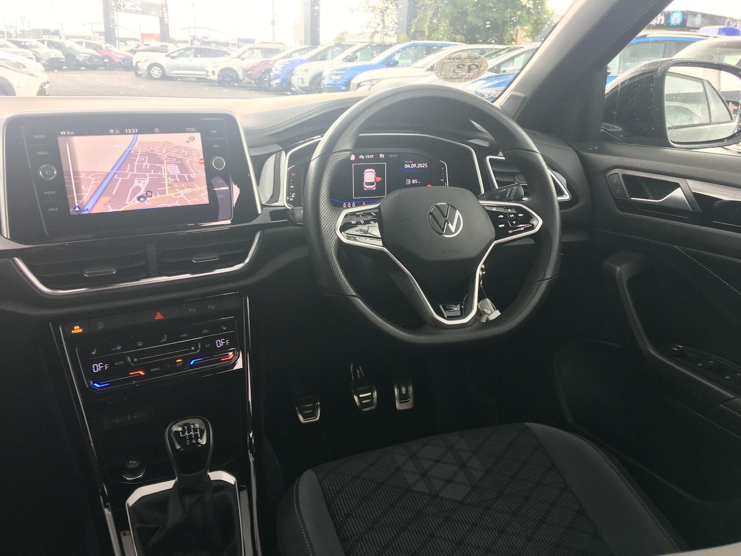 Used Volkswagen T-Roc 2023 for sale - 76573096: Photo 12