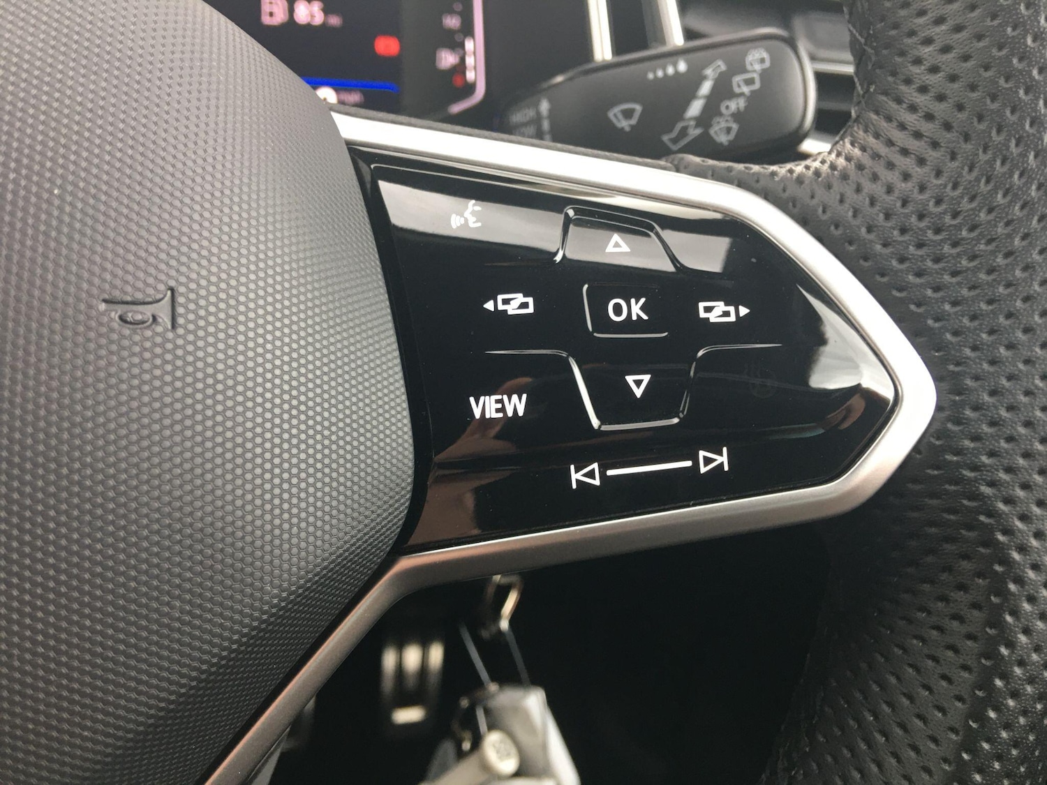 Used Volkswagen T-Roc 2023 for sale - 76573096: Photo 31