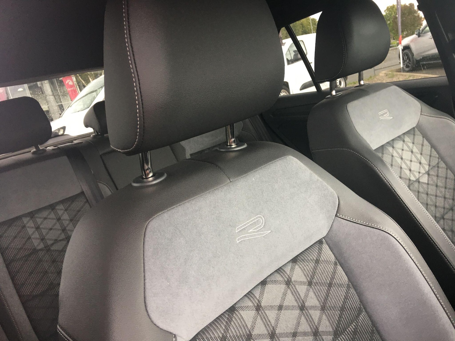 Used Volkswagen T-Roc 2023 for sale - 76573096: Photo 54