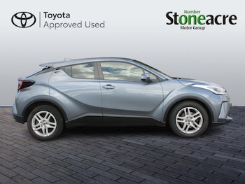 Used Toyota C-HR 2023 for sale - 79337060: Photo
