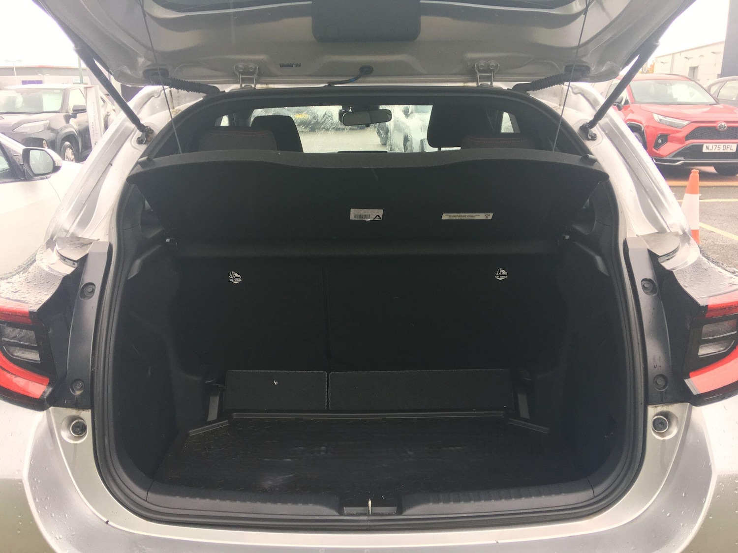 Used Toyota Yaris 2023 for sale - 77028967: Photo 13