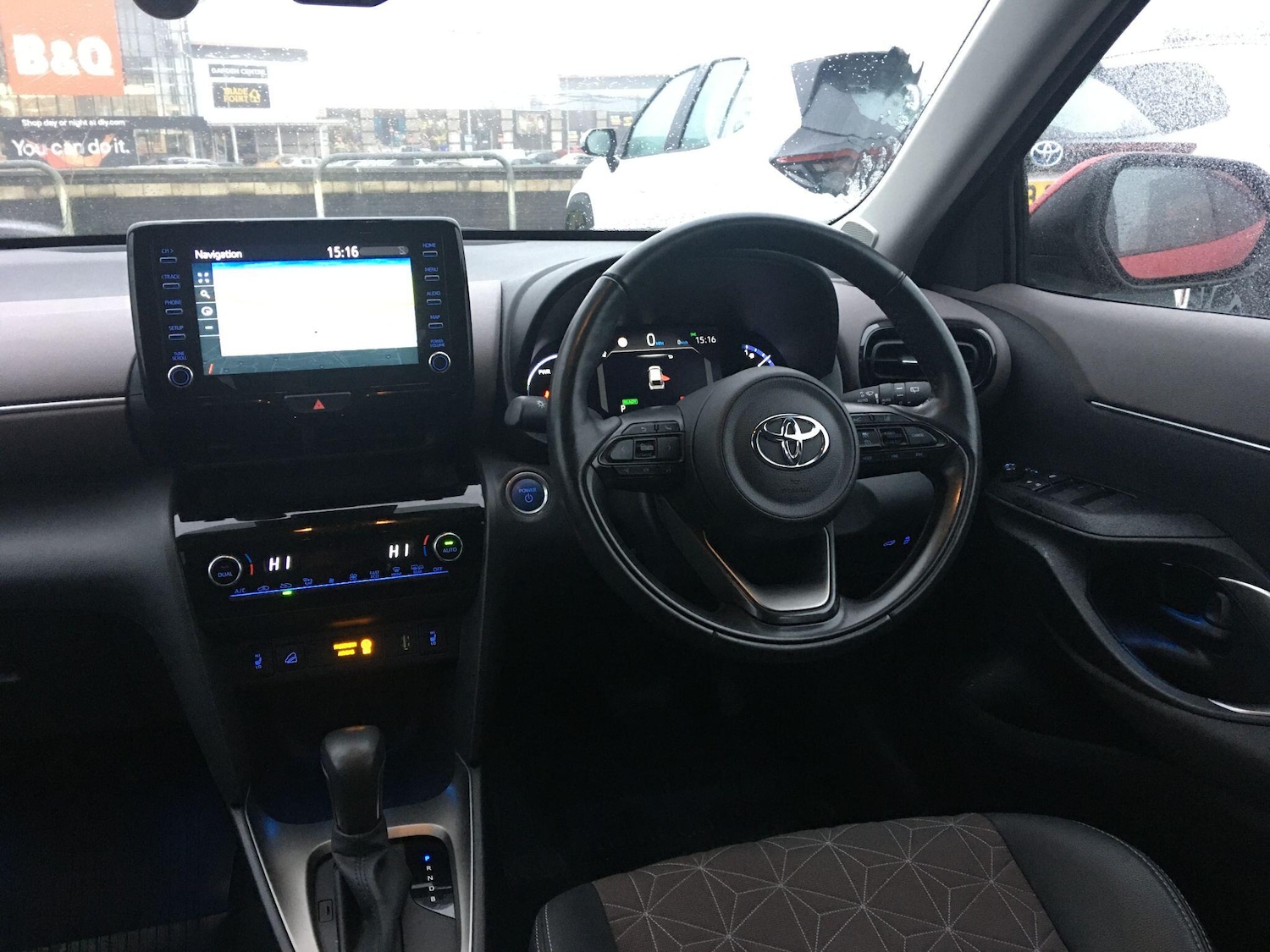 Used Toyota Yaris Cross 2023 for sale - 77066966: Photo 15