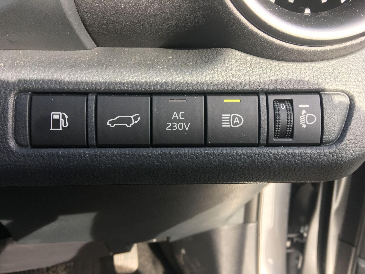 Used Toyota C-HR 2025 for sale - 77709457: Photo 39