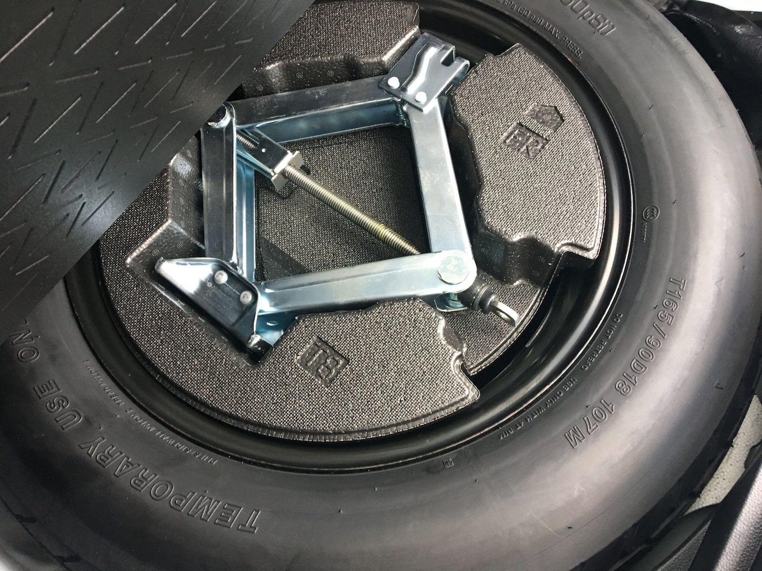 Used Toyota RAV4 2022 for sale - 77029577: Photo 29