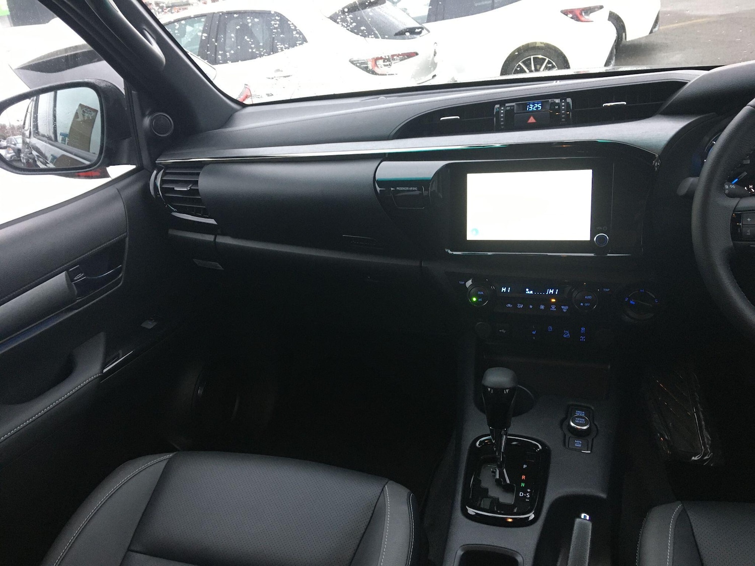 Used Toyota Hilux 2025 for sale - 77330923: Photo 17