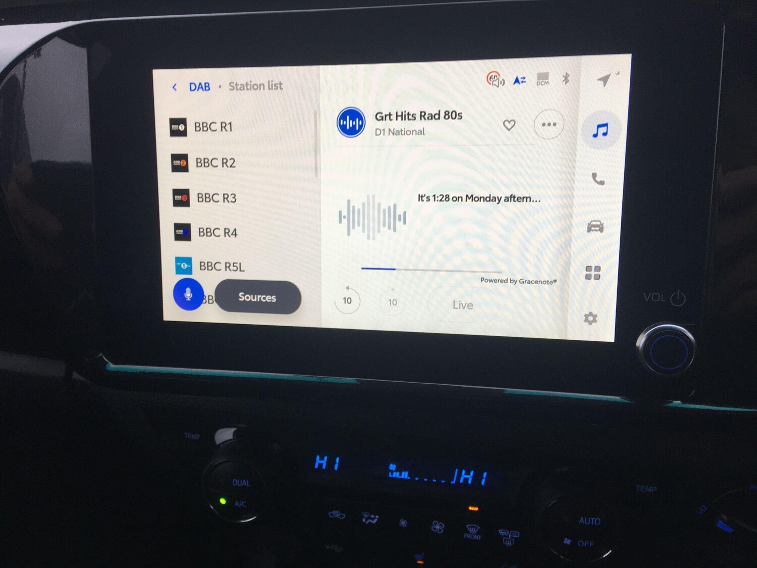 Used Toyota Hilux 2025 for sale - 77330923: Photo 40