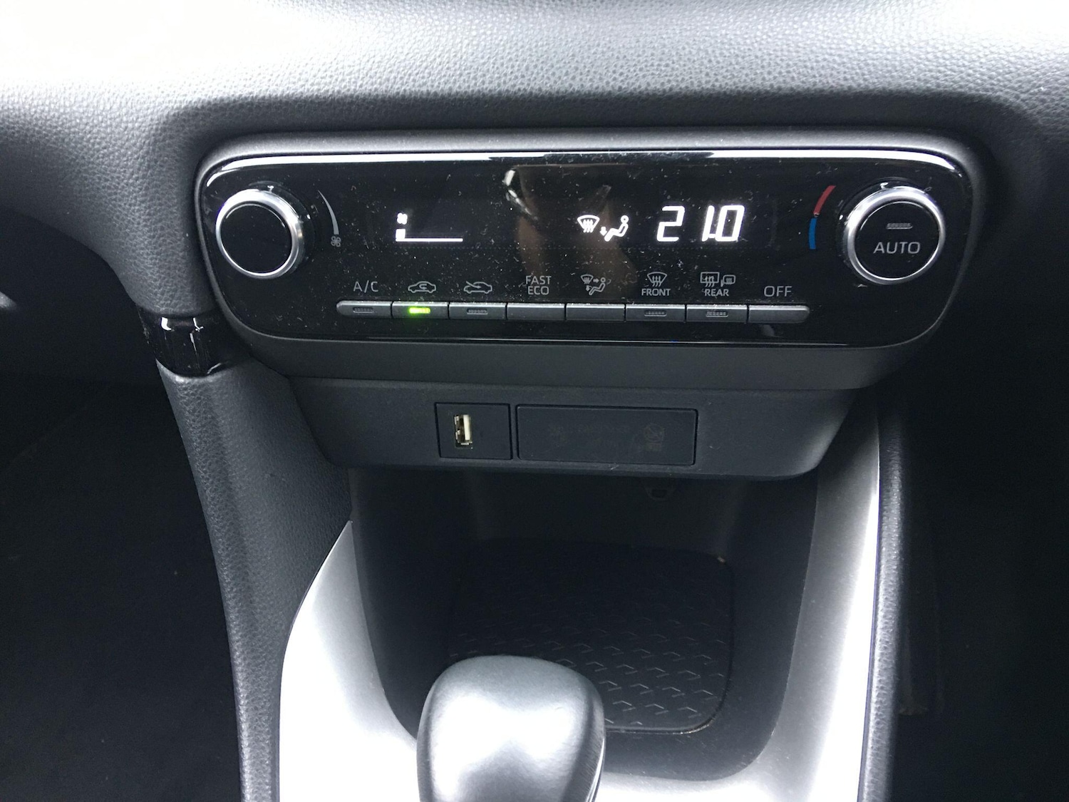 Used Toyota Yaris 2022 for sale - 77203874: Photo 31