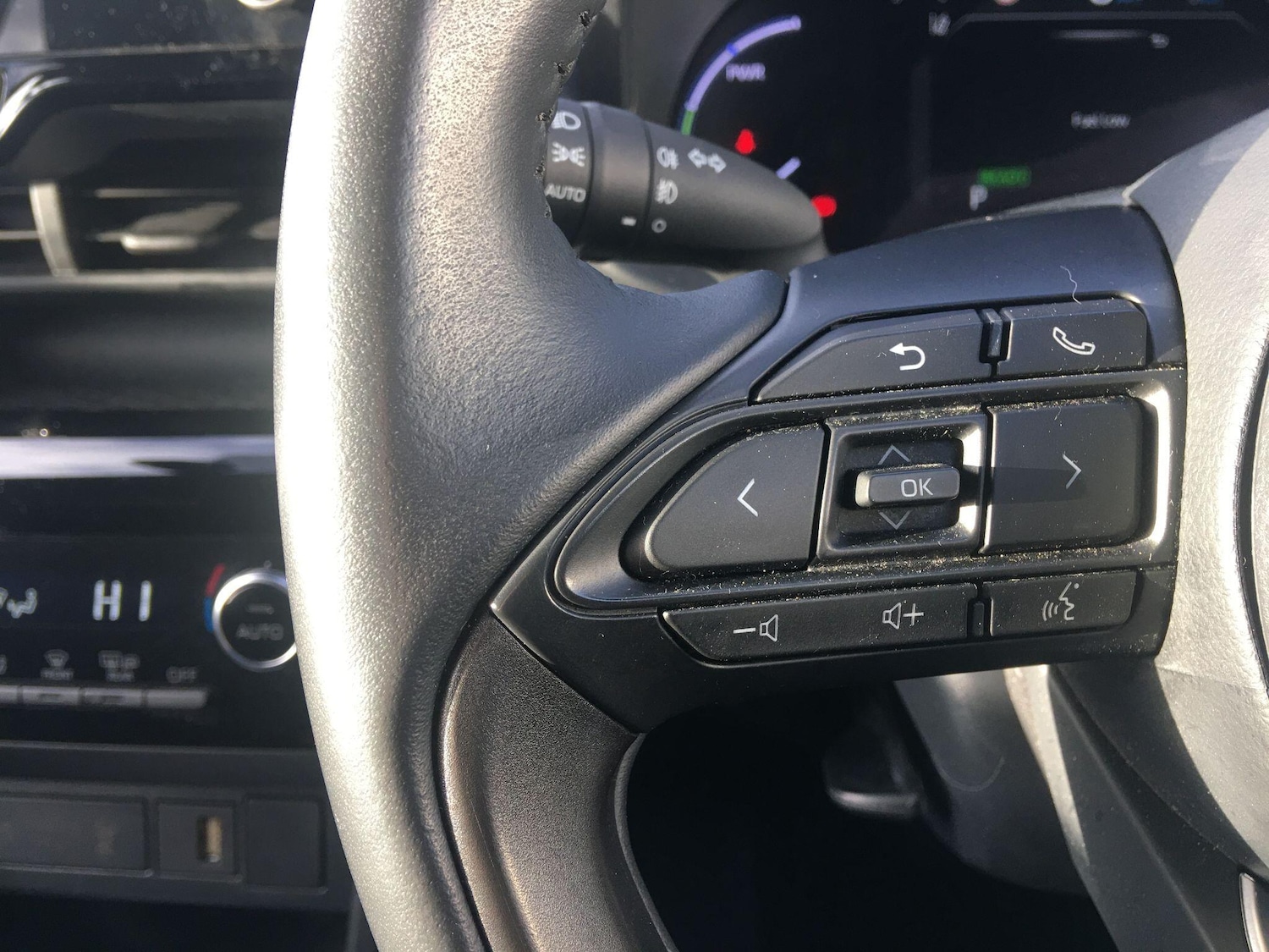 Used Toyota Yaris Cross 2023 for sale - 76701668: Photo 52