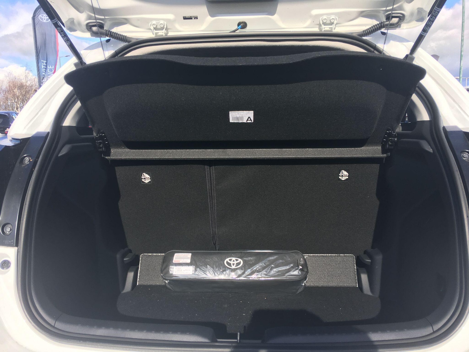 Used Toyota Yaris 2024 for sale - 78019949: Photo 12