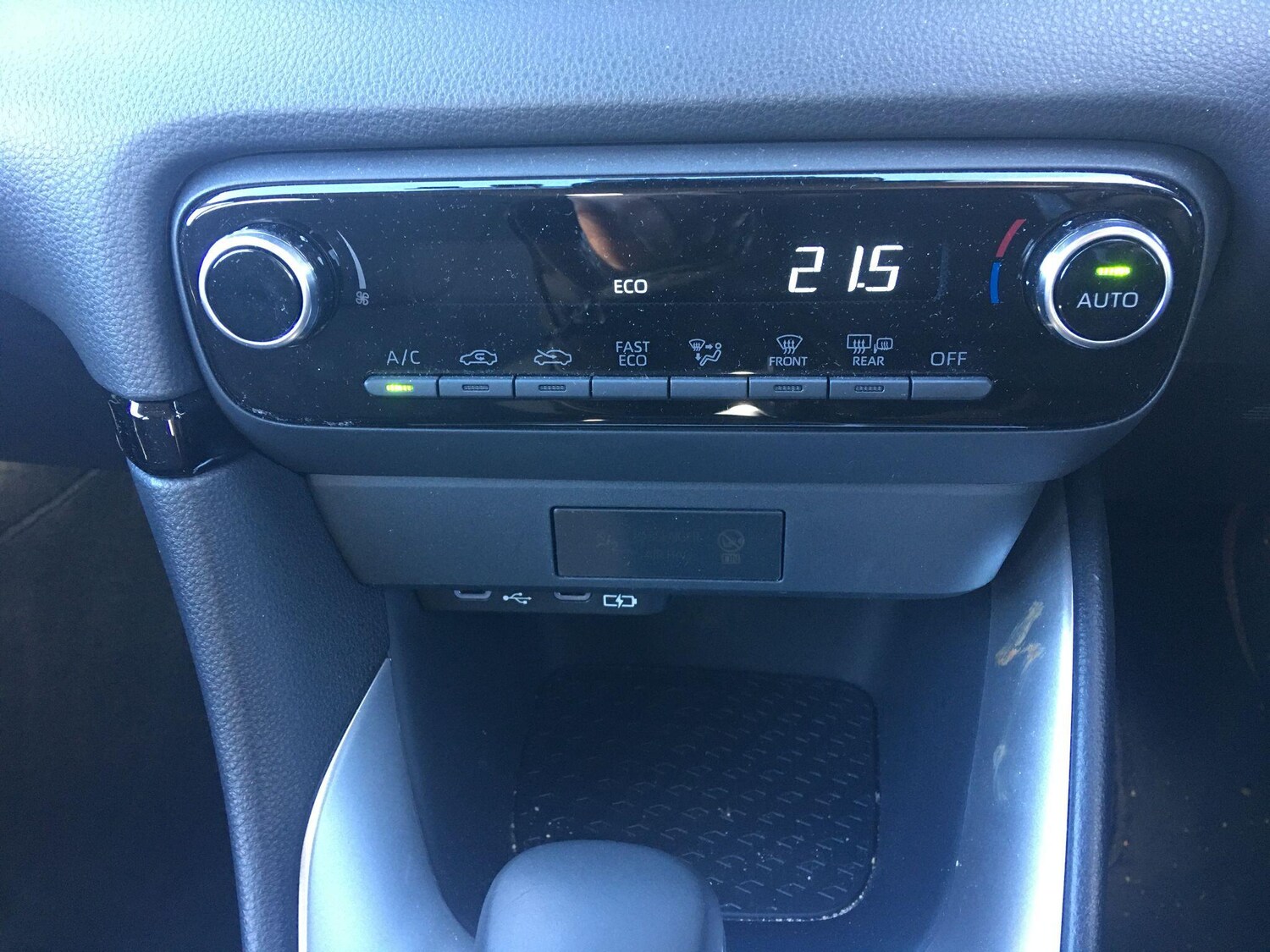 Used Toyota Yaris 2024 for sale - 78019949: Photo 38