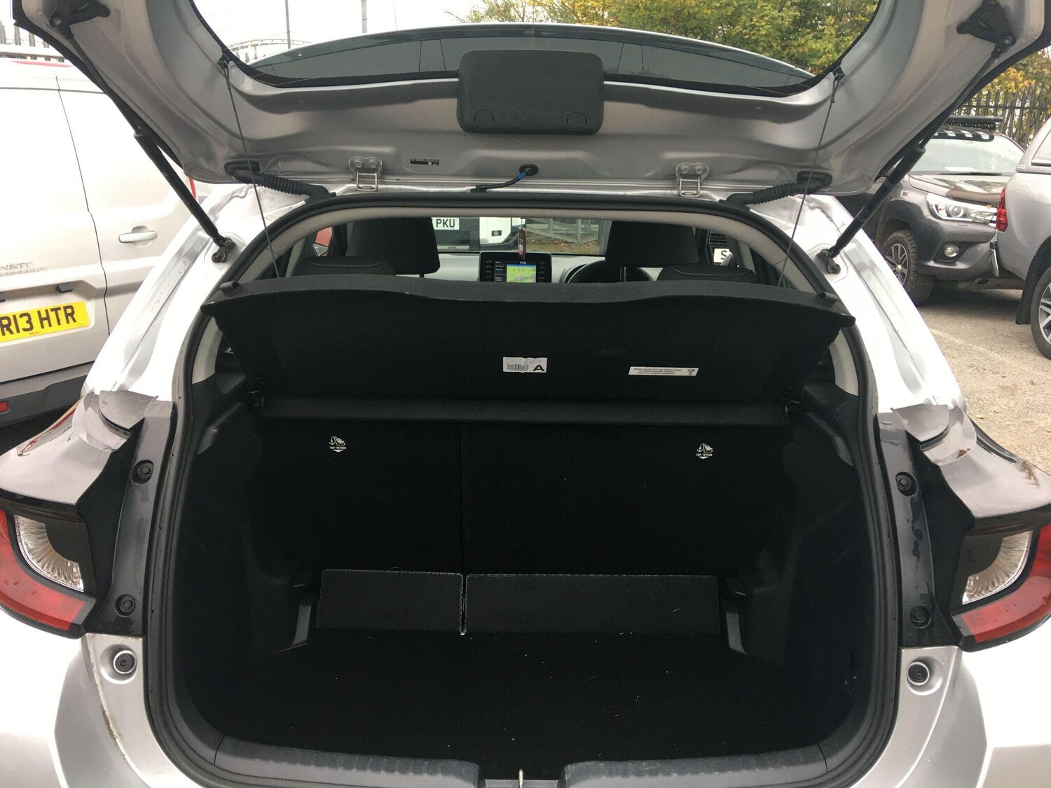 Used Toyota Yaris 2022 for sale - 76839652: Photo 13