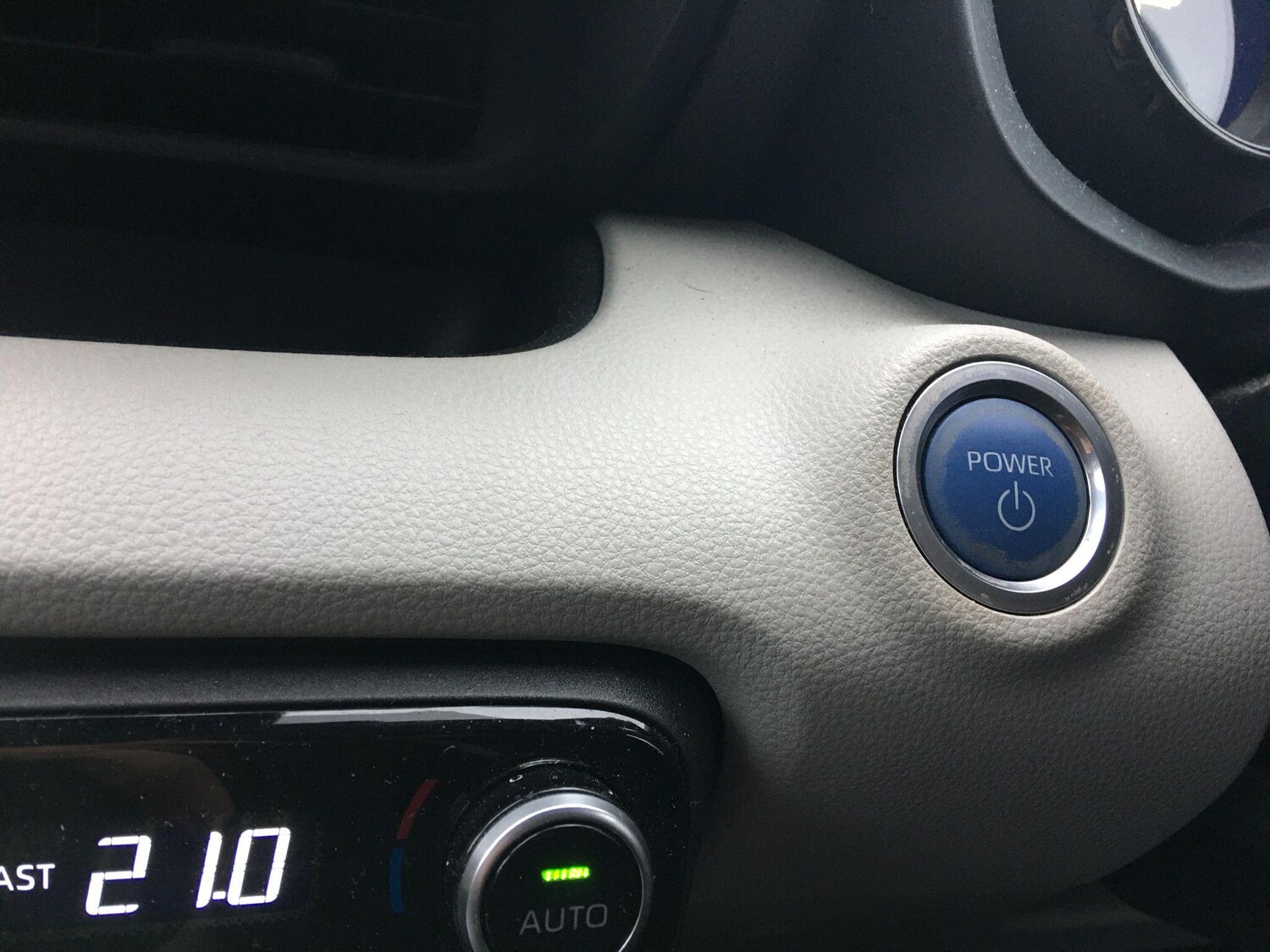 Used Toyota Yaris 2020 for sale - 77524483: Photo 43