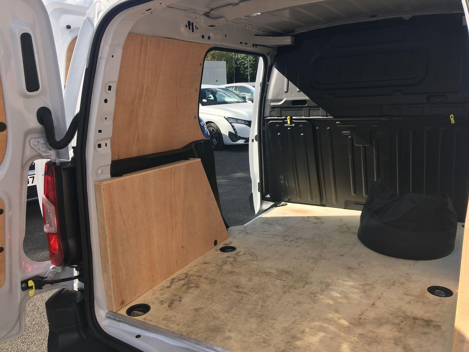 Used Toyota ProAce 2024 for sale - 76389236: Photo 42