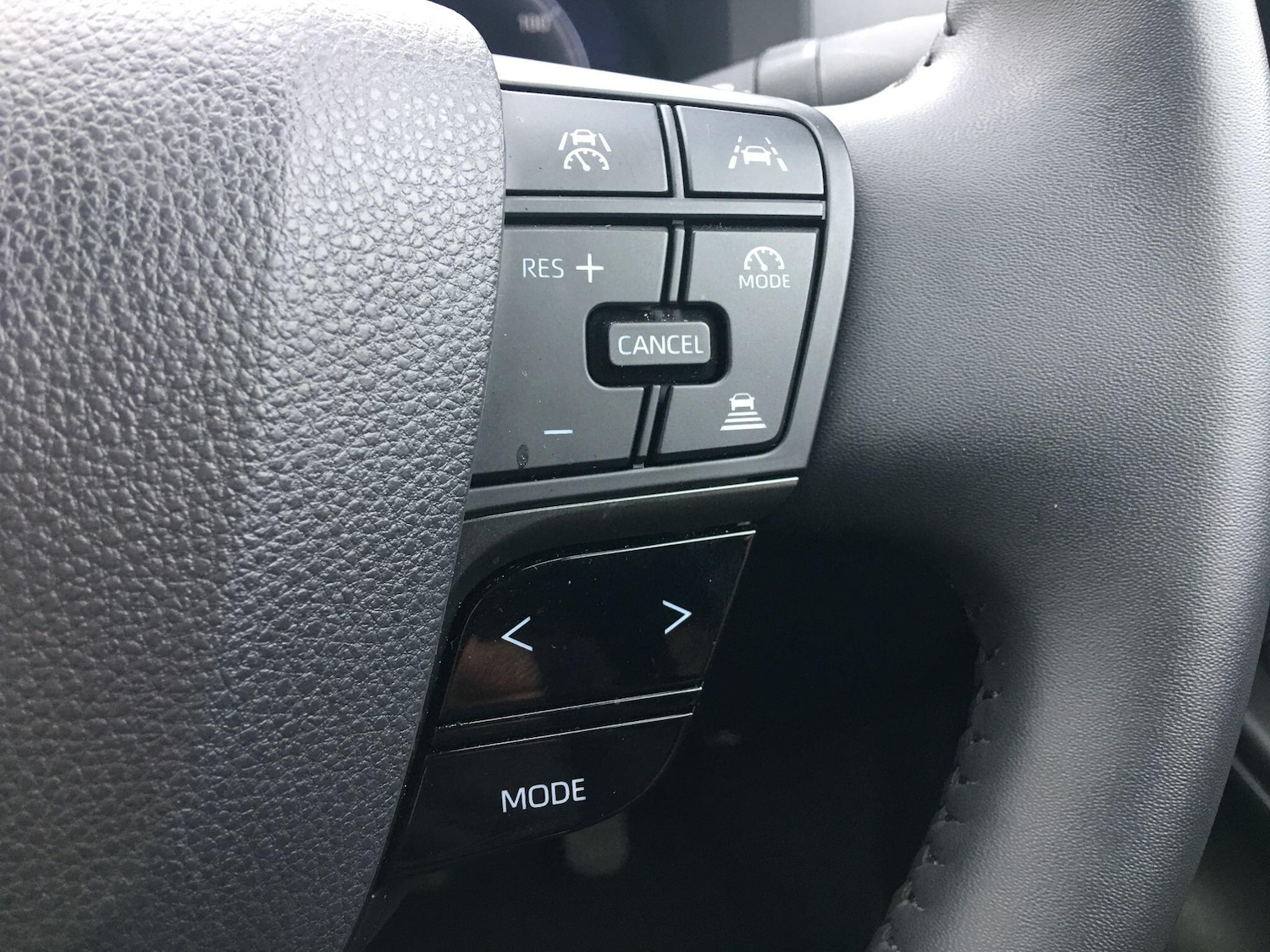 Used Toyota C-HR 2024 for sale - 76361356: Photo 47