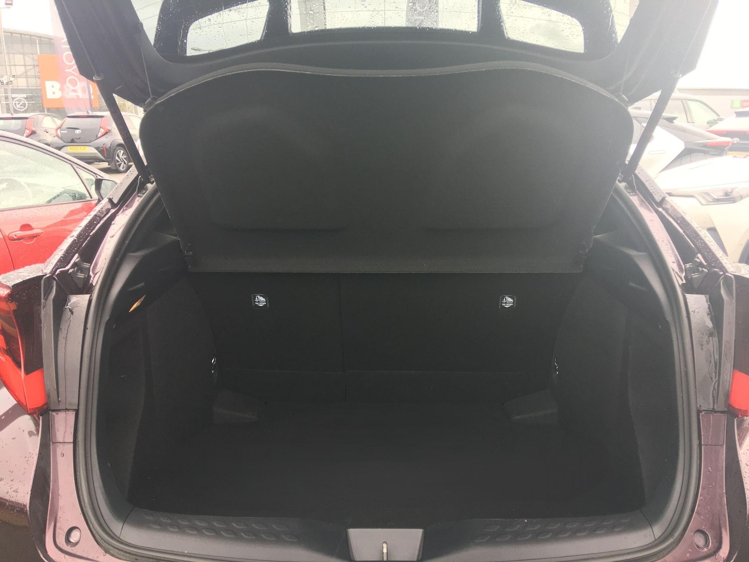 Used Toyota C-HR 2023 for sale - 76572062: Photo 12