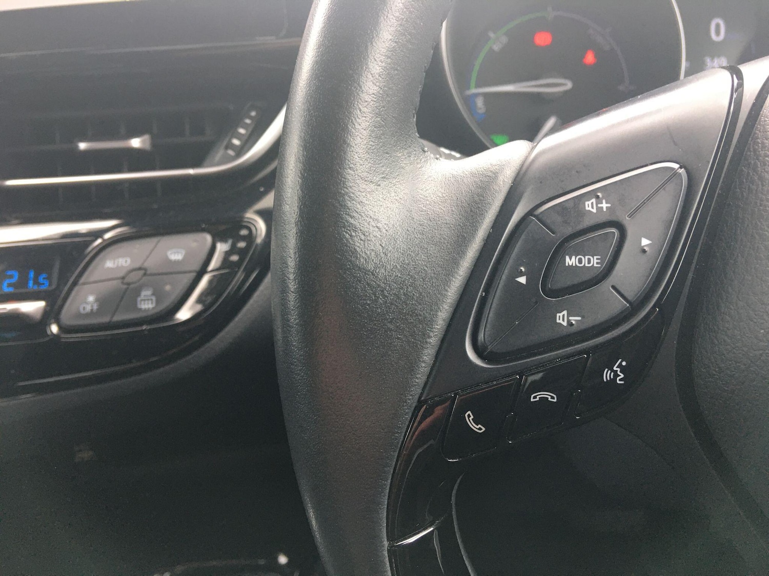 Used Toyota C-HR 2023 for sale - 76572062: Photo 36