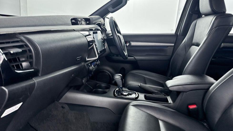 Used Toyota Hilux 2023 for sale - 77722559: Photo 14