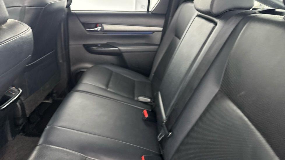 Used Toyota Hilux 2023 for sale - 77722559: Photo 16