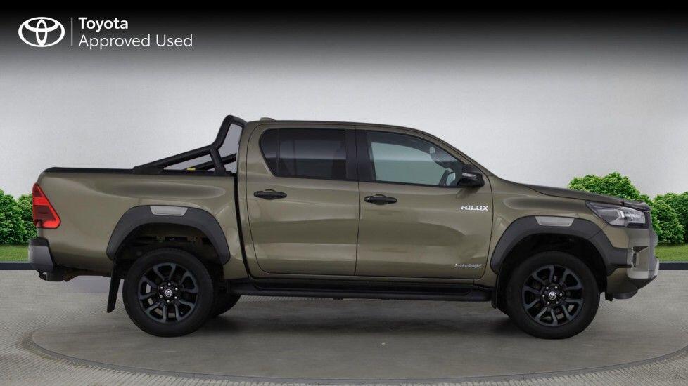 Used Toyota Hilux 2023 for sale - 77722559: Photo 4